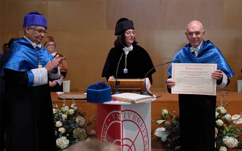 noticia_honoriscausa_echavarren